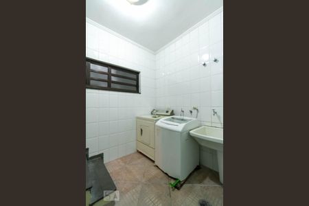 Casa para alugar com 300m², 4 quartos e 5 vagasÁrea de serviço