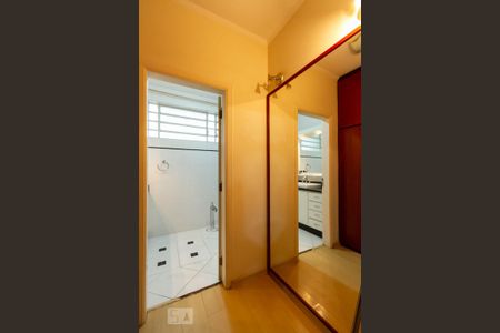 Casa para alugar com 300m², 4 quartos e 5 vagasCloset 2 da suíte