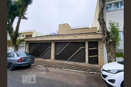 Casa para alugar com 300m², 4 quartos e 5 vagasFachada