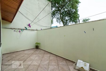 Casa para alugar com 300m², 4 quartos e 5 vagasQuintal de serviço