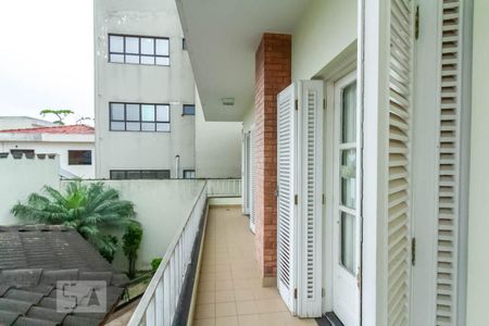Casa para alugar com 300m², 4 quartos e 5 vagasVaranda quarto 1 e 2