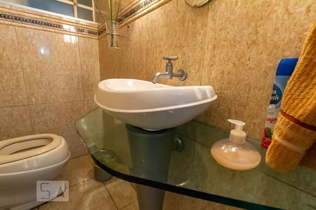 Casa para alugar com 300m², 4 quartos e 5 vagasLavabo