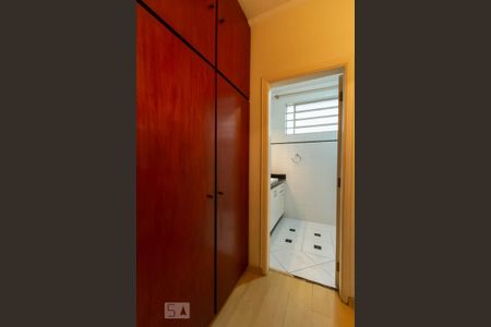 Casa para alugar com 300m², 4 quartos e 5 vagasCloset 2 da suíte