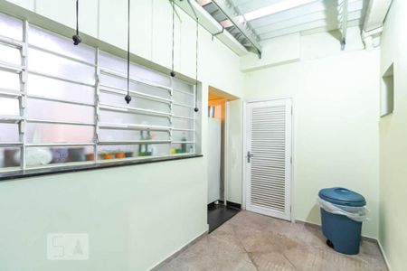 Casa para alugar com 300m², 4 quartos e 5 vagasQuintal