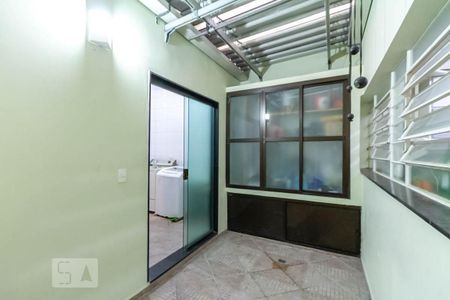 Casa para alugar com 300m², 4 quartos e 5 vagasQuintal