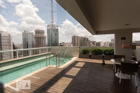 Studio para alugar com 30m², 1 quarto e 1 vaga Studio para alugar com 30m², 1 quarto e 1 vagaÁrea comum - Piscina