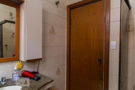 Casa à venda com 400m², 5 quartos e 8 vagasBanheiro social