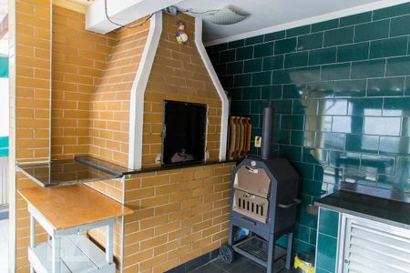 Casa à venda com 400m², 5 quartos e 8 vagasÁrea da churrasqueira - Churraqueira