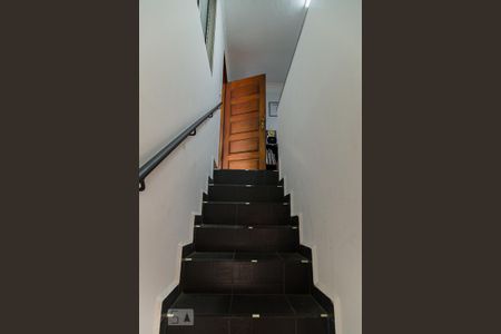 Casa à venda com 400m², 5 quartos e 8 vagasEscada da edícula