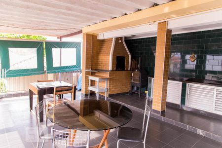 Casa à venda com 400m², 5 quartos e 8 vagasÁrea da churrasqueira