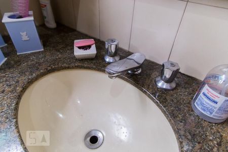 Casa à venda com 400m², 5 quartos e 8 vagasBanheiro social - Torneira