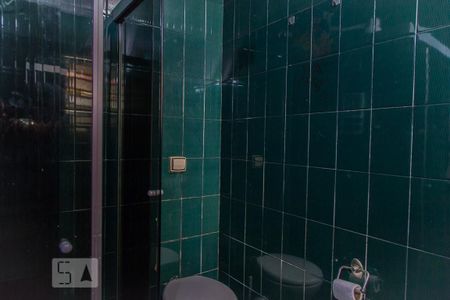 Casa à venda com 400m², 5 quartos e 8 vagasBanheiro da edícula