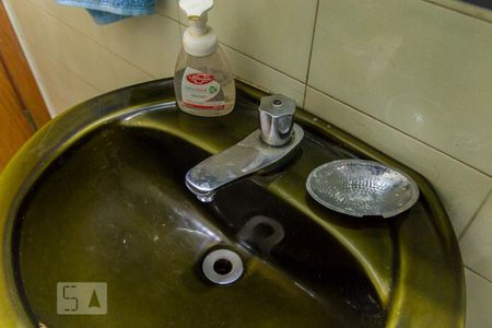 Casa à venda com 400m², 5 quartos e 8 vagasBanheiro - Torneira