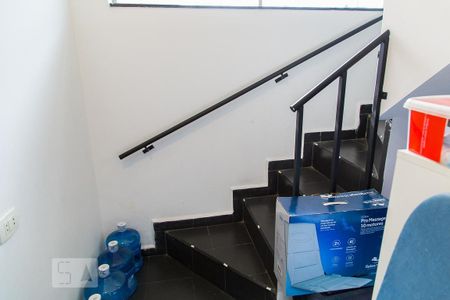 Casa à venda com 400m², 5 quartos e 8 vagasEscada da edícula