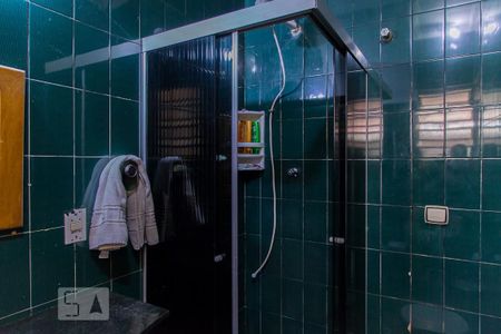 Casa à venda com 400m², 5 quartos e 8 vagasBanheiro da edícula