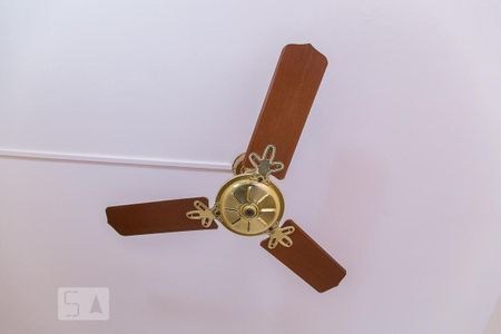 Casa à venda com 400m², 5 quartos e 8 vagasQuarto da edícula - Ventilador