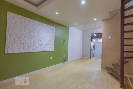 Sala de casa de condomínio para alugar com 2 quartos, 69m² em Santa Tereza, Porto Alegre