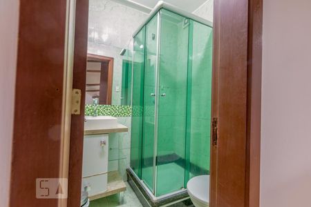 Banheiro de casa de condomínio para alugar com 2 quartos, 69m² em Santa Tereza, Porto Alegre