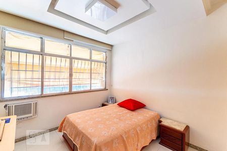 Suite 1 de apartamento à venda com 3 quartos, 137m² em Icaraí, Niterói