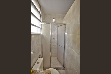 Banheiro Social de kitnet/studio para alugar com 1 quarto, 42m² em Humaitá, Rio de Janeiro