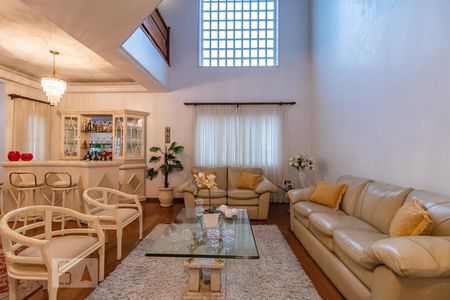 Sala de casa de condomínio à venda com 4 quartos, 600m² em Tamboré, Santana de Parnaíba