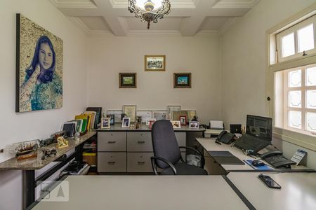 Casa de condomínio para alugar com 600m², 4 quartos e 6 vagasEscritório