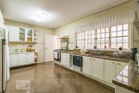 Casa de condomínio para alugar com 600m², 4 quartos e 6 vagasCozinha