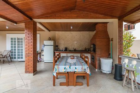 Casa de condomínio para alugar com 600m², 4 quartos e 6 vagasVaranda Gourmet