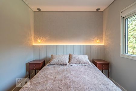 Suíte de apartamento para alugar com 3 quartos, 87m² em Jardim Tupanci, Barueri