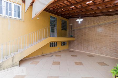 Casa à venda com 190m², 3 quartos e 2 vagas Casa à venda com 190m², 3 quartos e 2 vagasQuintal