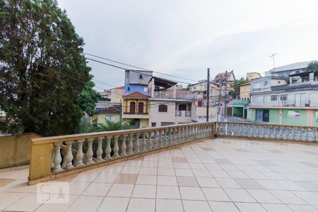 Casa à venda com 190m², 3 quartos e 2 vagas Casa à venda com 190m², 3 quartos e 2 vagasVaranda