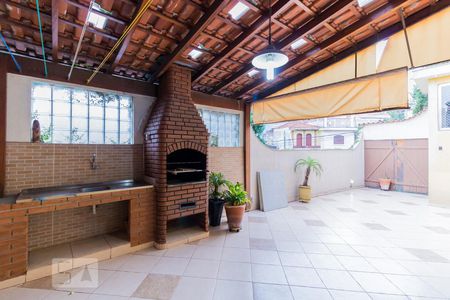 Casa à venda com 190m², 3 quartos e 2 vagas Casa à venda com 190m², 3 quartos e 2 vagasChurrasqueira