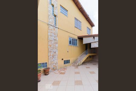 Casa à venda com 190m², 3 quartos e 2 vagas Casa à venda com 190m², 3 quartos e 2 vagasQuintal