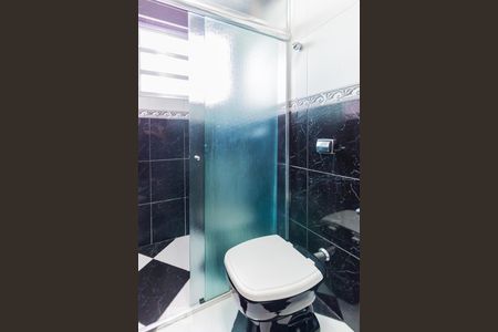 Casa à venda com 190m², 3 quartos e 2 vagas Casa à venda com 190m², 3 quartos e 2 vagasBanheiro