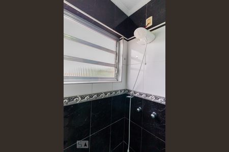 Casa à venda com 190m², 3 quartos e 2 vagas Casa à venda com 190m², 3 quartos e 2 vagasDetalhe banheiro