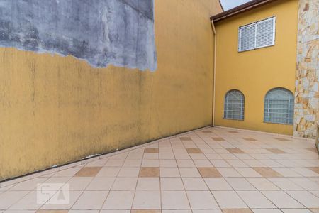 Casa à venda com 190m², 3 quartos e 2 vagas Casa à venda com 190m², 3 quartos e 2 vagasVaranda