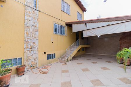 Casa à venda com 190m², 3 quartos e 2 vagas Casa à venda com 190m², 3 quartos e 2 vagasQuintal