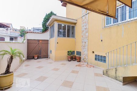 Casa à venda com 190m², 3 quartos e 2 vagas Casa à venda com 190m², 3 quartos e 2 vagasQuintal