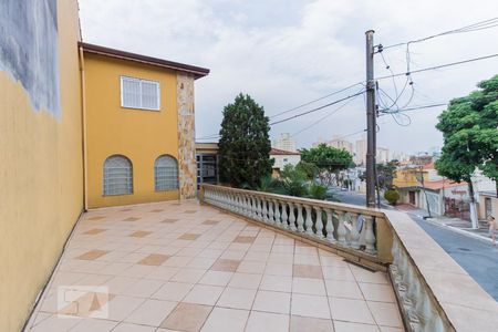 Casa à venda com 190m², 3 quartos e 2 vagas Casa à venda com 190m², 3 quartos e 2 vagasVaranda