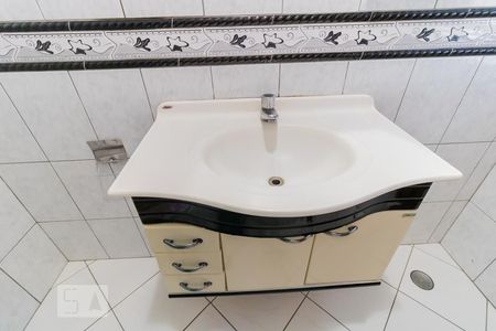 Casa à venda com 190m², 3 quartos e 2 vagas Casa à venda com 190m², 3 quartos e 2 vagasDetalhe banheiro