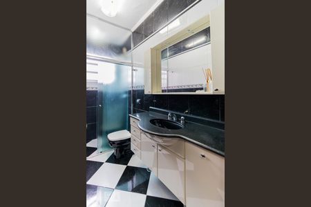 Casa à venda com 190m², 3 quartos e 2 vagas Casa à venda com 190m², 3 quartos e 2 vagasBanheiro