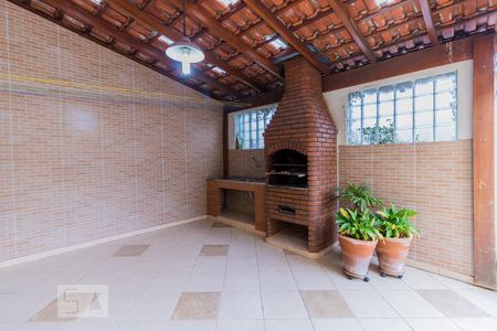 Casa à venda com 190m², 3 quartos e 2 vagas Casa à venda com 190m², 3 quartos e 2 vagasChurrasqueira