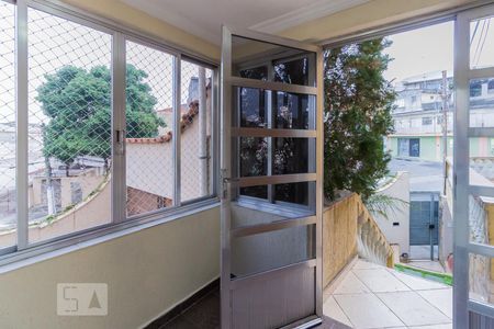 Casa à venda com 190m², 3 quartos e 2 vagas Casa à venda com 190m², 3 quartos e 2 vagasEntrada