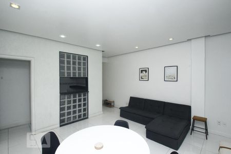 Apartamento para alugar com 99m², 2 quartos e sem vagaSala
