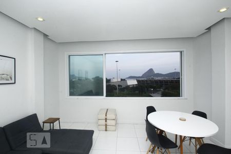 Apartamento para alugar com 99m², 2 quartos e sem vagaSala