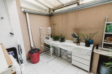 Casa de condomínio à venda com 68m², 2 quartos e 1 vagaLavanderia