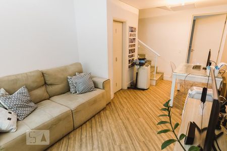 Casa de condomínio à venda com 68m², 2 quartos e 1 vagaSala