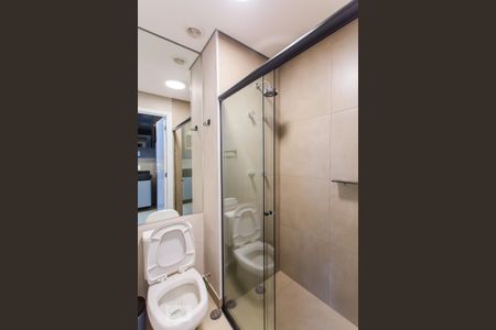 Banheiro de kitnet/studio para alugar com 1 quarto, 17m² em Liberdade, São Paulo