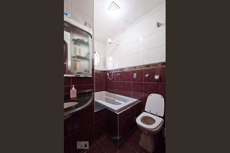 Casa à venda com 150m², 3 quartos e 2 vagas Casa à venda com 150m², 3 quartos e 2 vagasBanheiro da Suíte