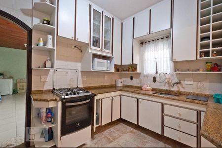 Casa à venda com 150m², 3 quartos e 2 vagas Casa à venda com 150m², 3 quartos e 2 vagasCozinha